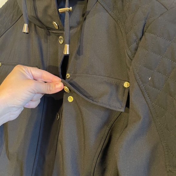 Black windbreaker jacket zip up with gold accents - Picture 10 of 16